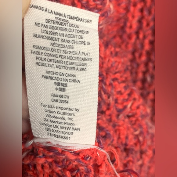 Free People Women Size Medium Santa Rosa‎ Red Hooded Fringe Hem Crochet Sweater - Picture 4 of 7